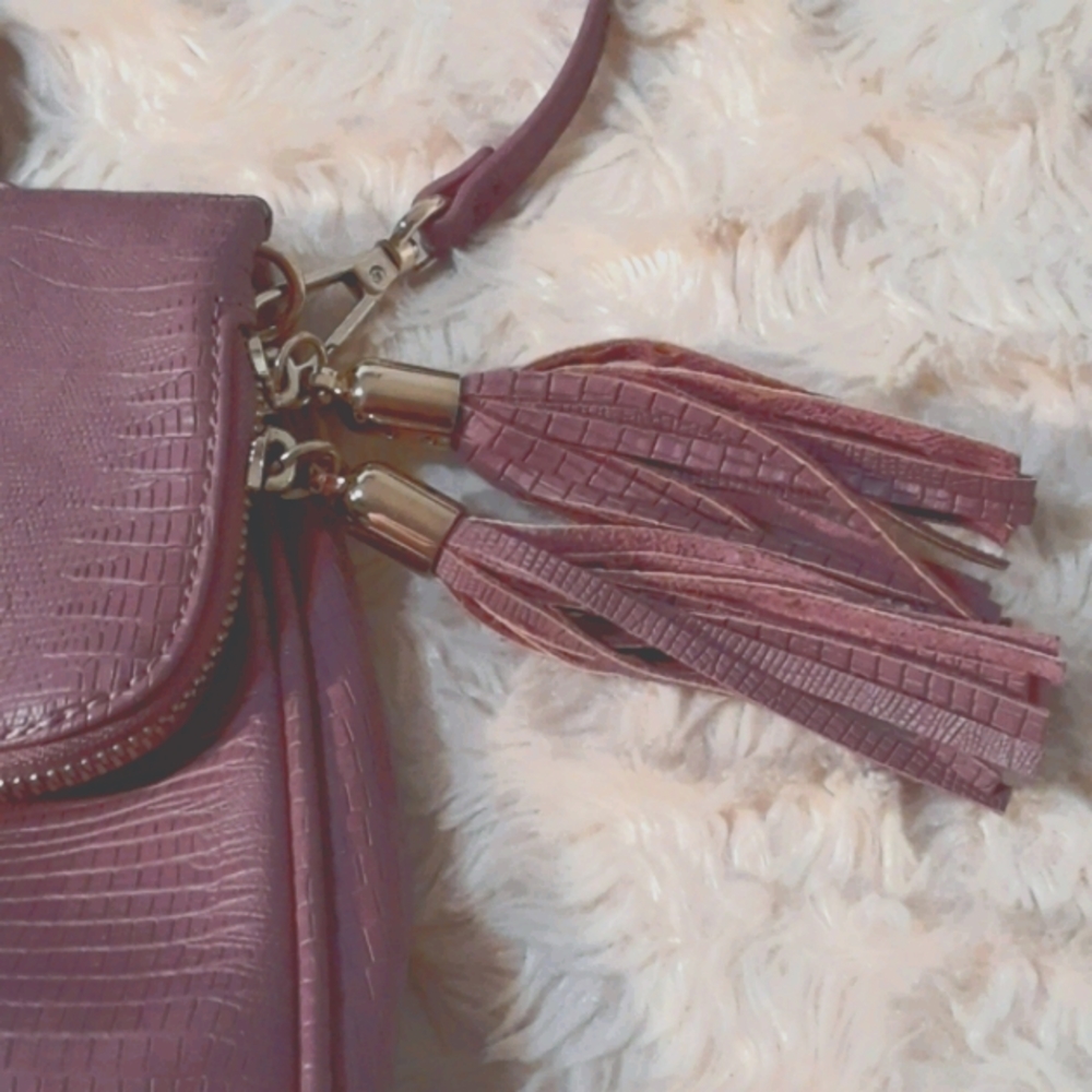 Smokey Blush Faux Alligater Crossbody Hand…